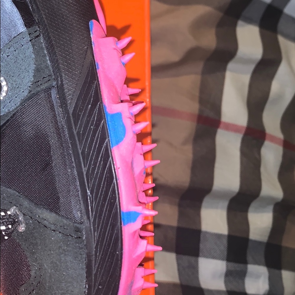 Sneakers - Picture 4 of 5